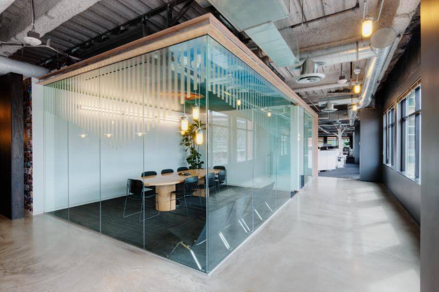 Demountable glass partitions